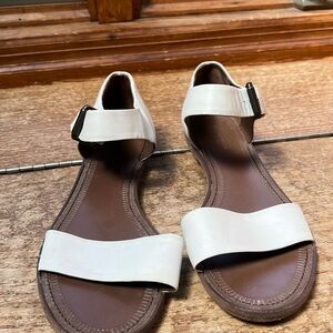Bottega Veneta flat sandals size 11